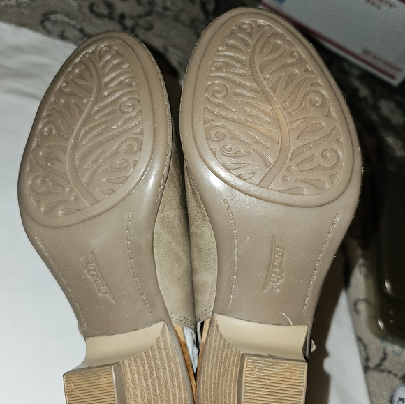 Lot of 3 Pairs Earth Kristy Peep Toe Size 5B - Picture 5 of 11